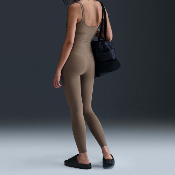 NIKE Zenvy High Waist Leggings Mink Brown NEW - Picture 6 of 12